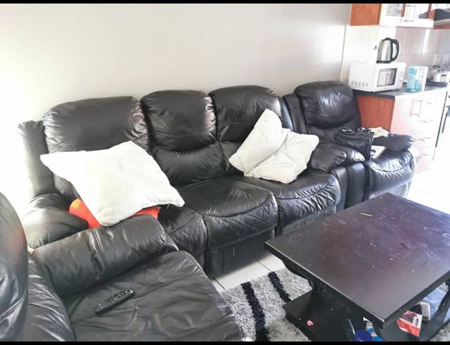 2 BEDROOM FLAT SOLD IN DASPOORT